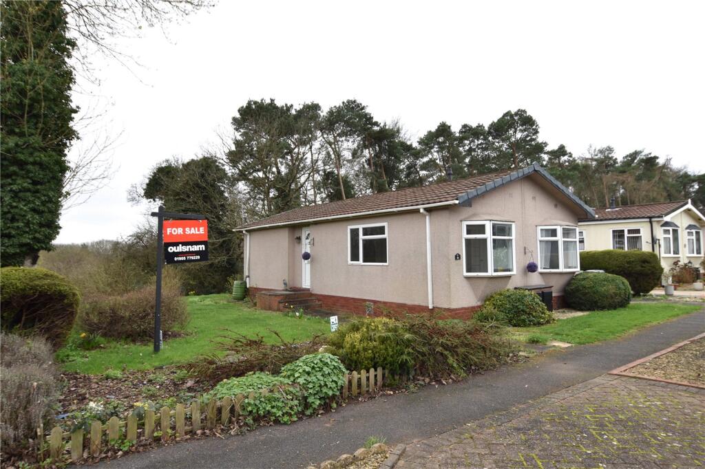 2-bed detached on Doverdale Park Homes, Hampton Lovett, Droitwich, Worcestershire, WR9, £120,000