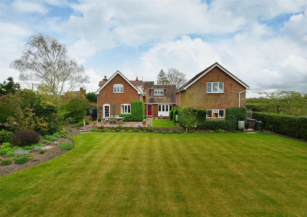 Underhill, 14 Charlton, Telford photo 2