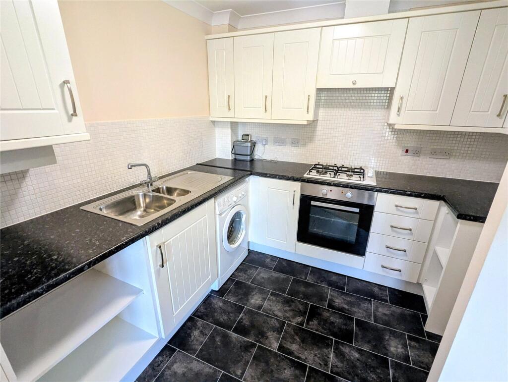 Apartment in East Suffolk, Grange Farm, Kesgrave - View 5
