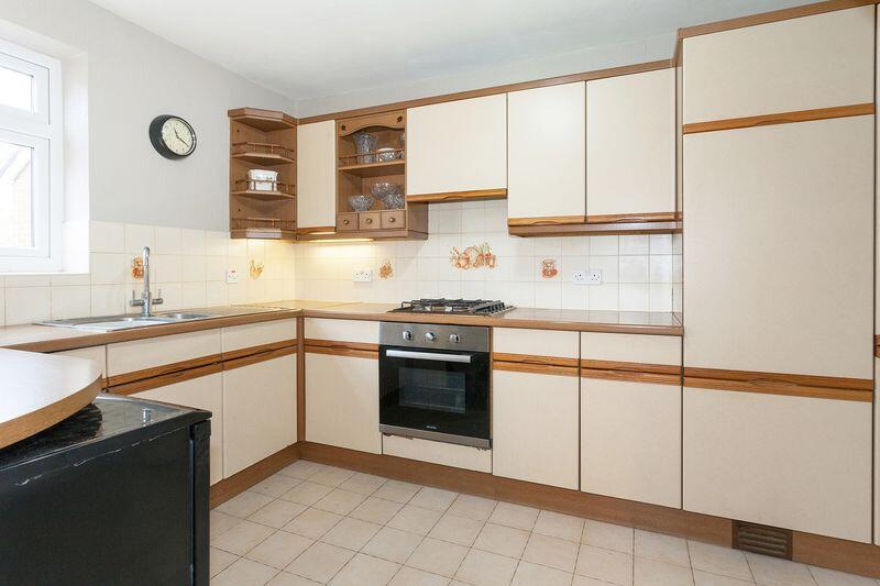 Laburnum Close, Congleton photo 3