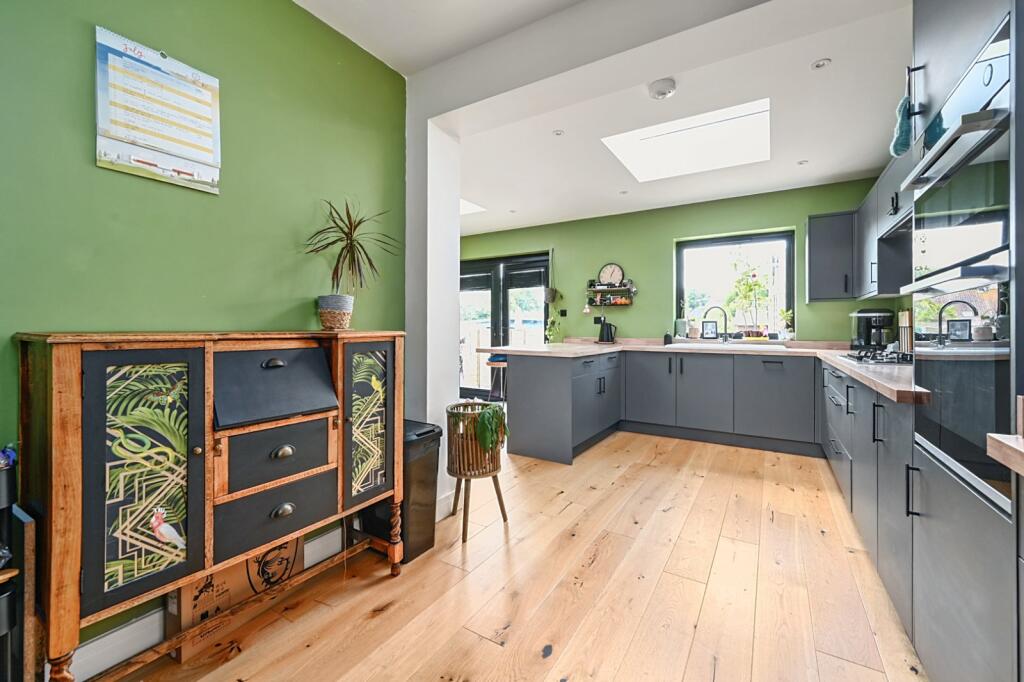 New Barn Road, Shoreham, West Sussex, BN43 photo 2