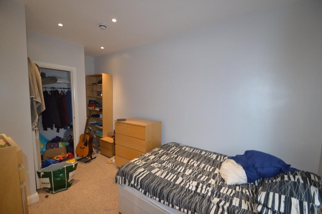 6 bedroom terraced house for rent