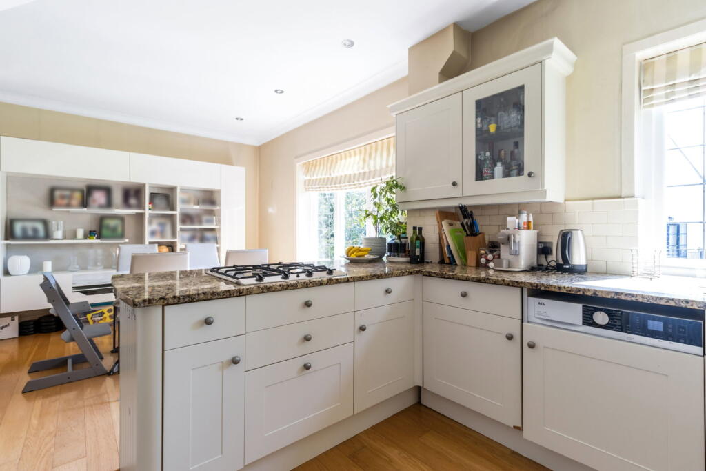Apartment in Harrow - View 5