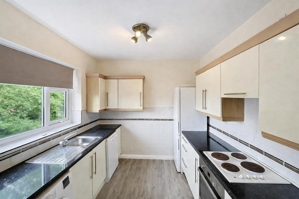 Apartment in Warwick, Mill End, Kenilworth - View 4