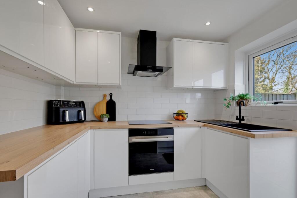 Ardleigh, Basildon, Essex, SS16 photo 4