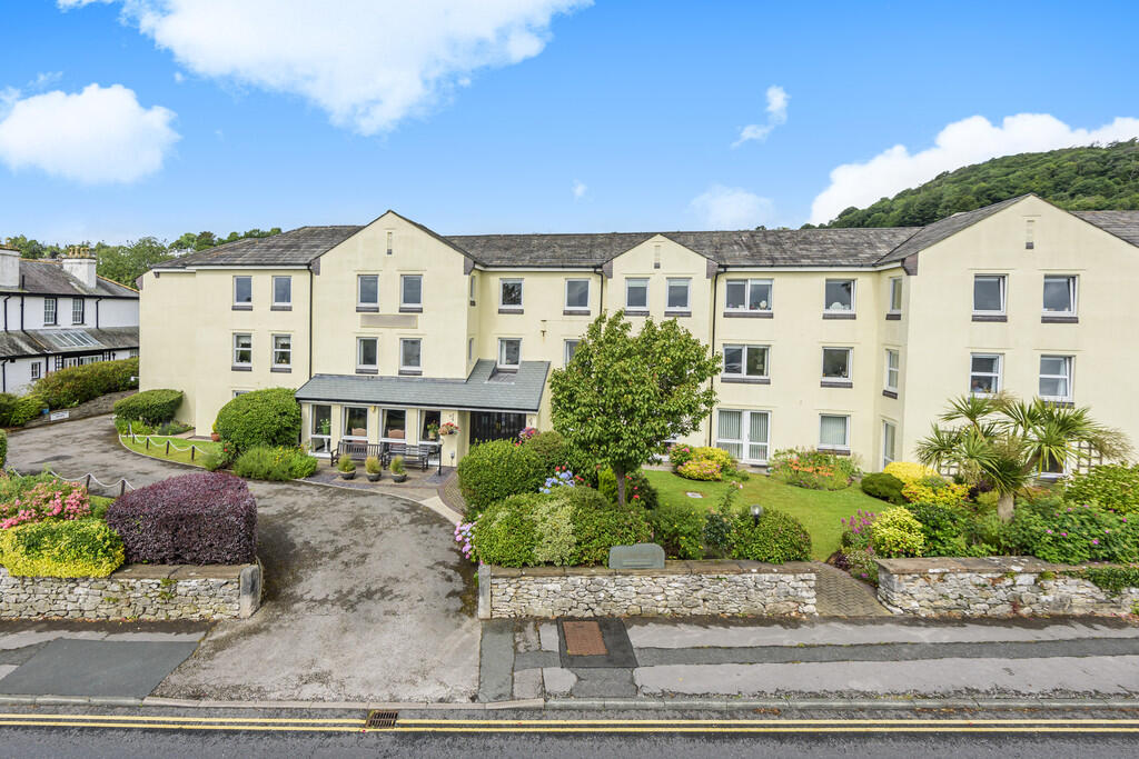 Main image of property: 31 Strand Court,The Esplanade, Grange-over-Sands, Cumbria, LA11 7HH