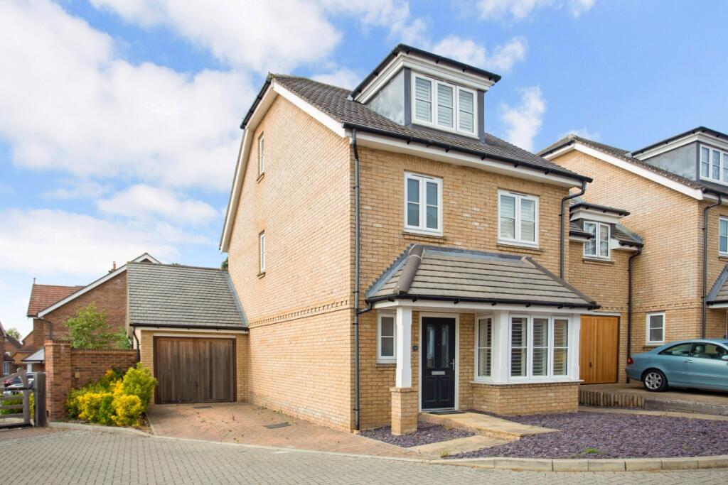 Main image of property: Oakgrove Caterham CR3