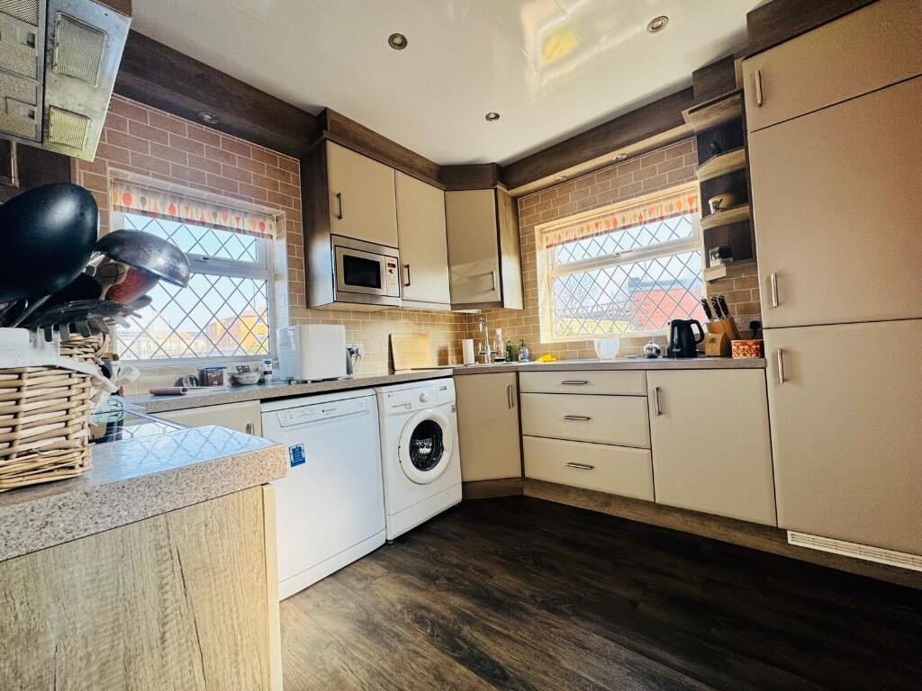 Priory Grove, Redcar, North Yorkshire, TS10 photo 4