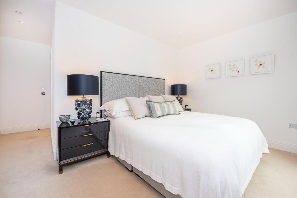 Apartment in London - More