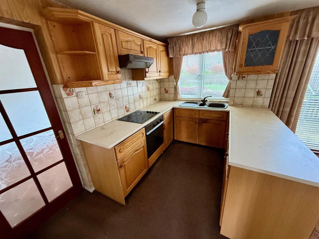 House in Solihull, Haslucks Green - View 5