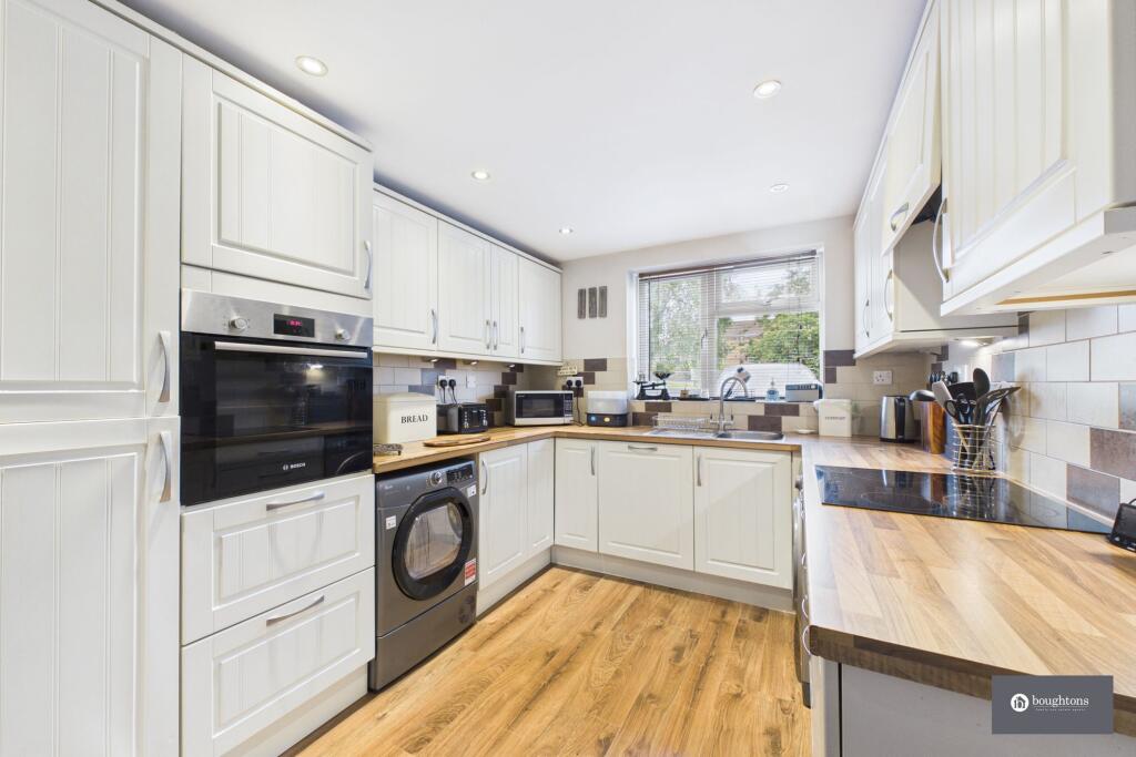 House in Brackley, Radstone Fields - View 2