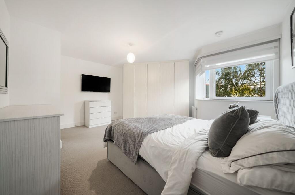 Elstree Way, Borehamwood, WD6 photo 3