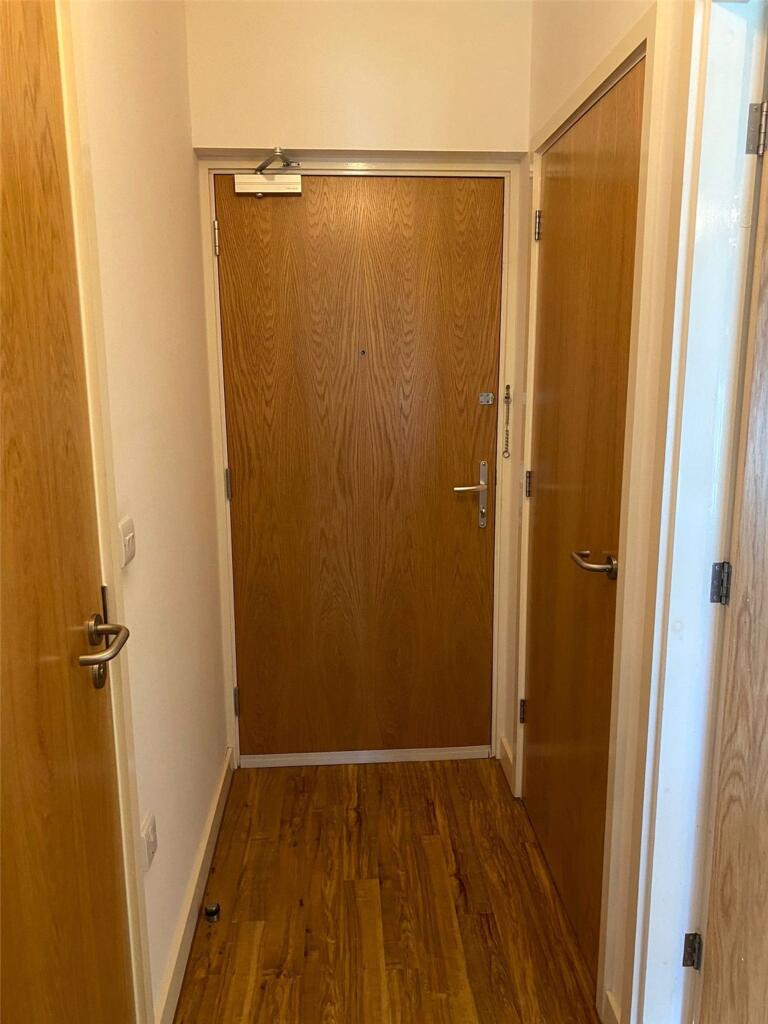 Apartment in Leeds, West Yorkshire - View 5