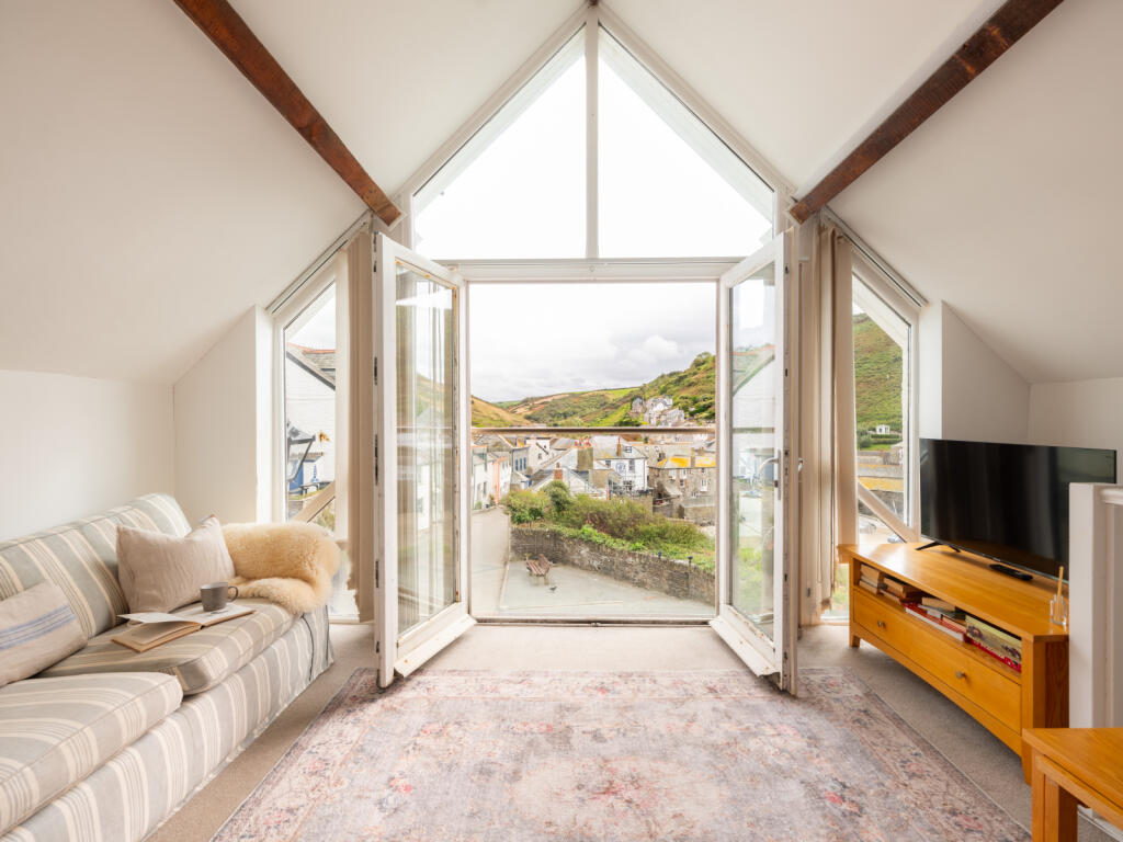 Apartment in Port Isaac, Port Gaverne, St. Endellion - View 4