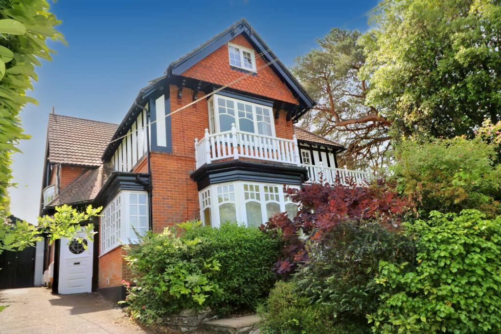 Main image of property: Meyrick Park, Bournemouth * Great Location*