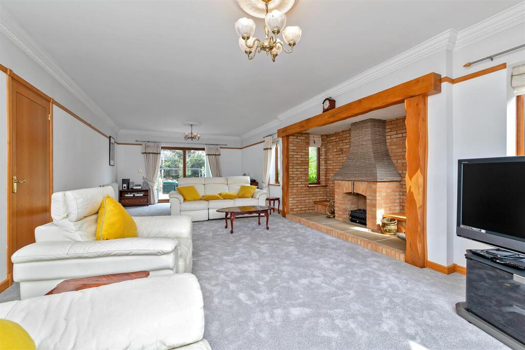 Woodland Lodge, Pulloxhill photo 2