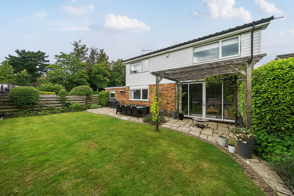 Poyle Lane, Burnham, Buckinghamshire, SL1 photo 4