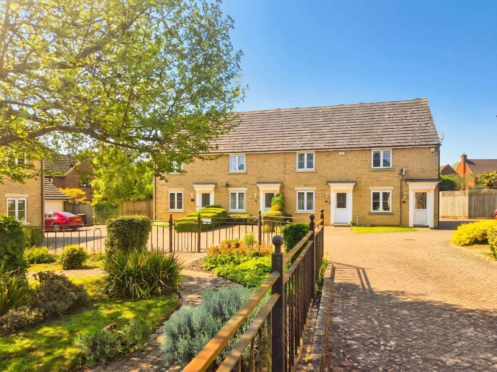 Main image of property: Juniper Court, Dunmow, Essex, CM6