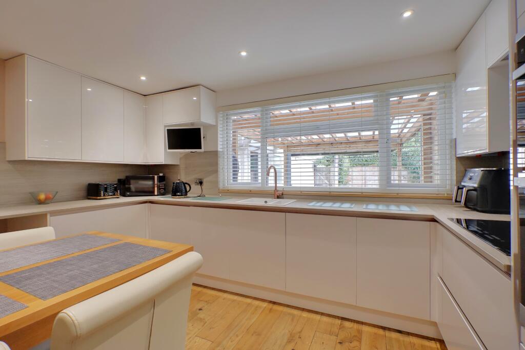 House in Portsmouth - View 5