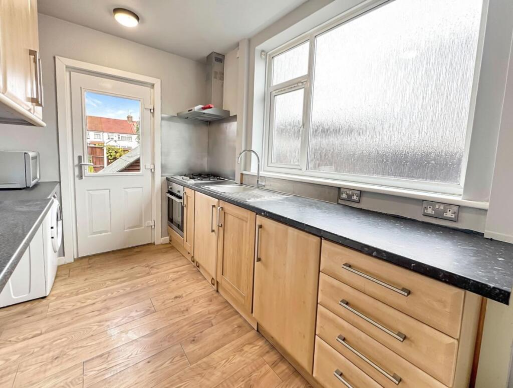 House in London, Worton - View 4