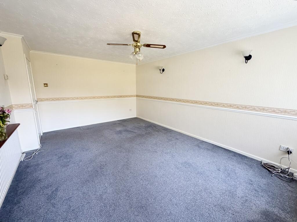 Elan Way, Caldicot, Monmouthshire. NP26 4PZ photo 4