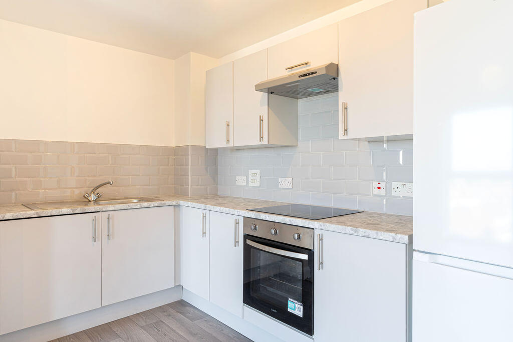 Apartment in Croydon - View 5