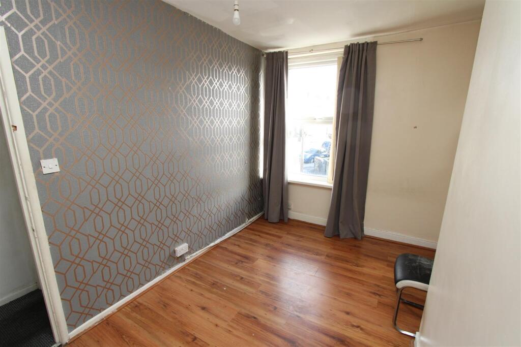 House in Bradford - View 5