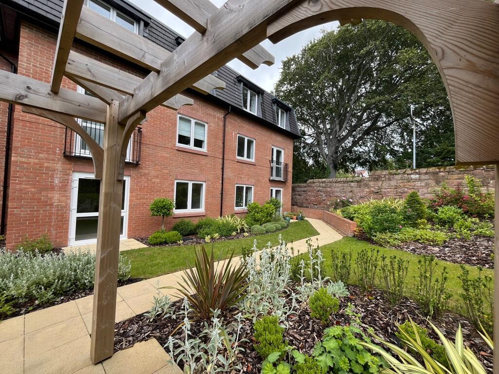 Apartment in Chester - View 4