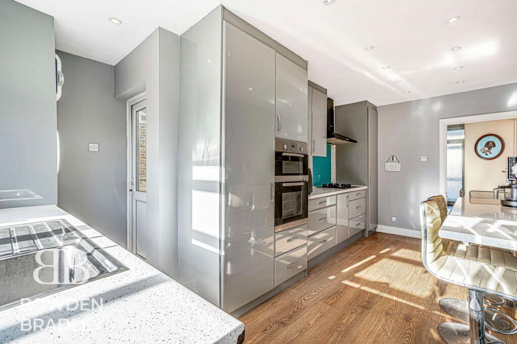 House in London - View 4