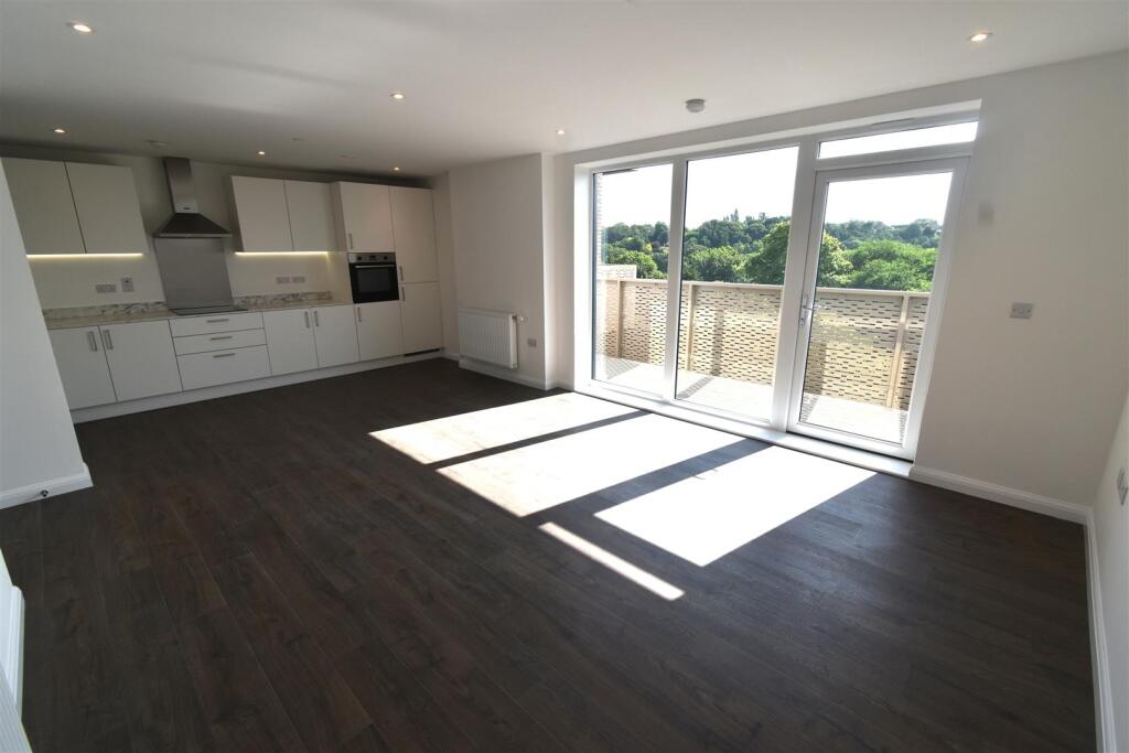Apartment in Dartford, Kent - View 3
