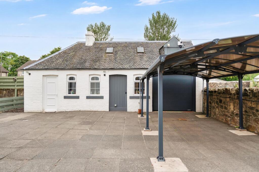 House in East Calder, Calderwood - View 4