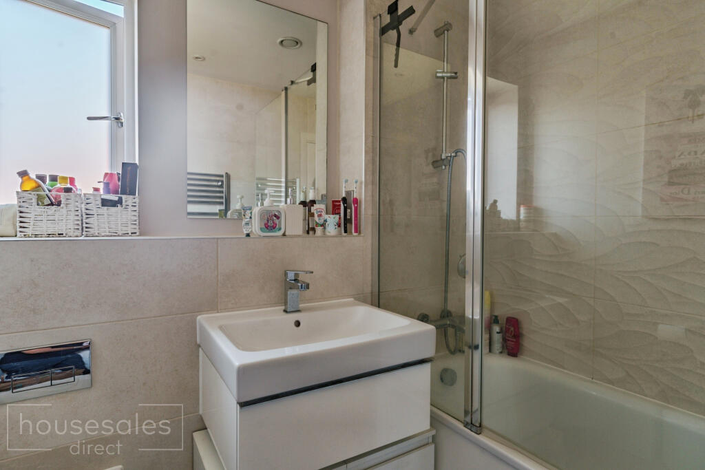 House in Mid Sussex, Woodgate, Slaugham - View 5