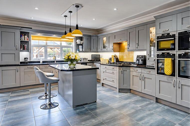 House in East Suffolk, Lowestoft - More
