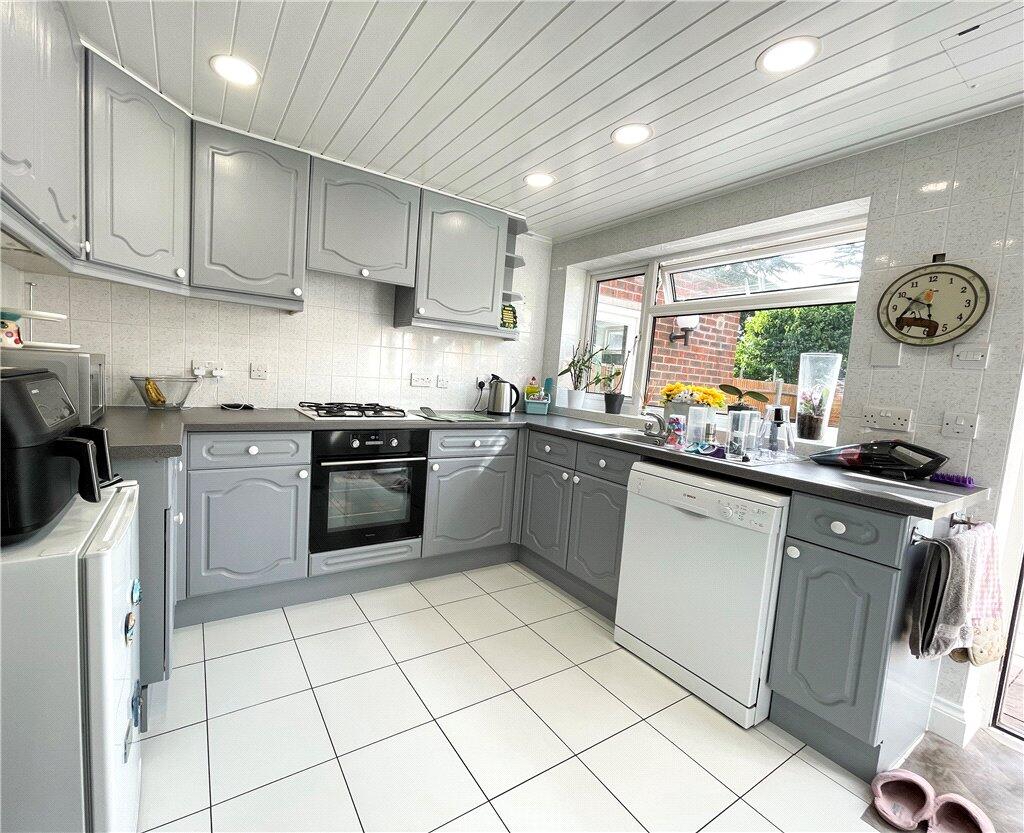 House in Runnymede, Eastly End - View 2