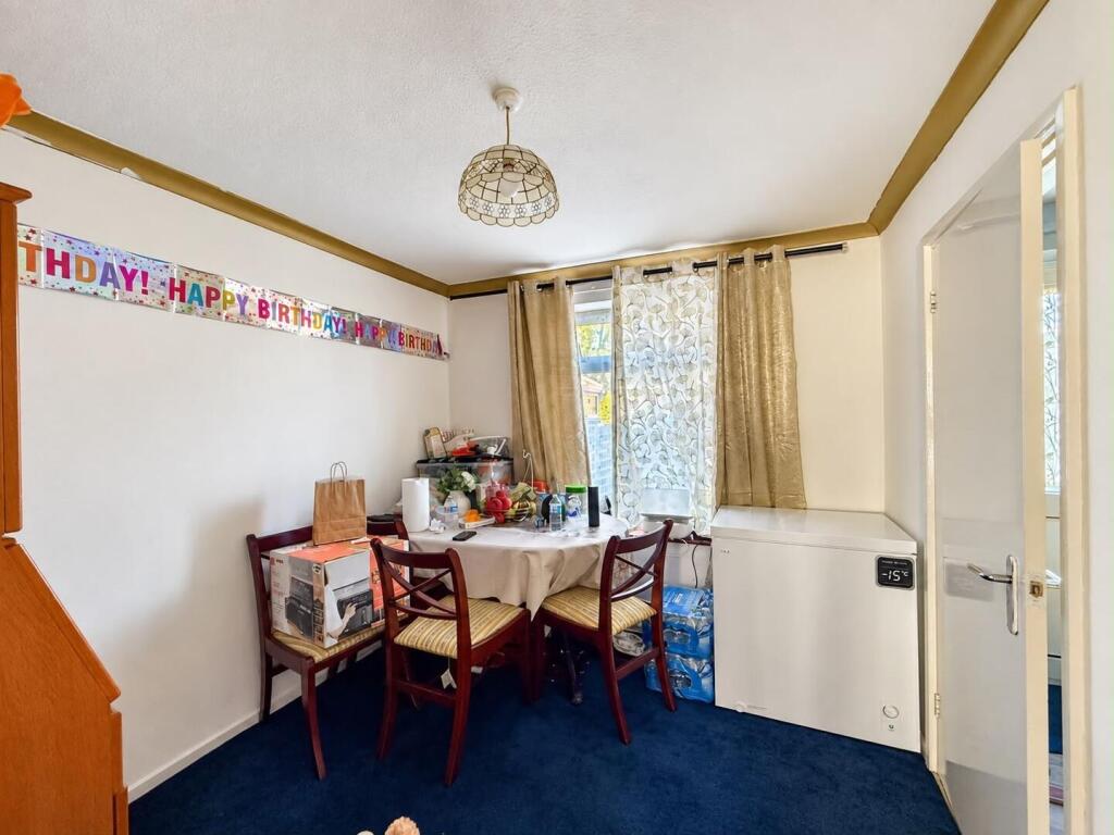 House in Stevenage, Chells - More