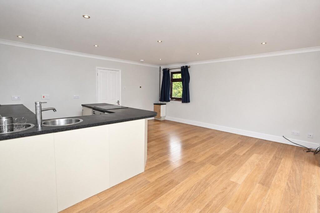 Apartment in Basingstoke and Deane, Overton - View 5