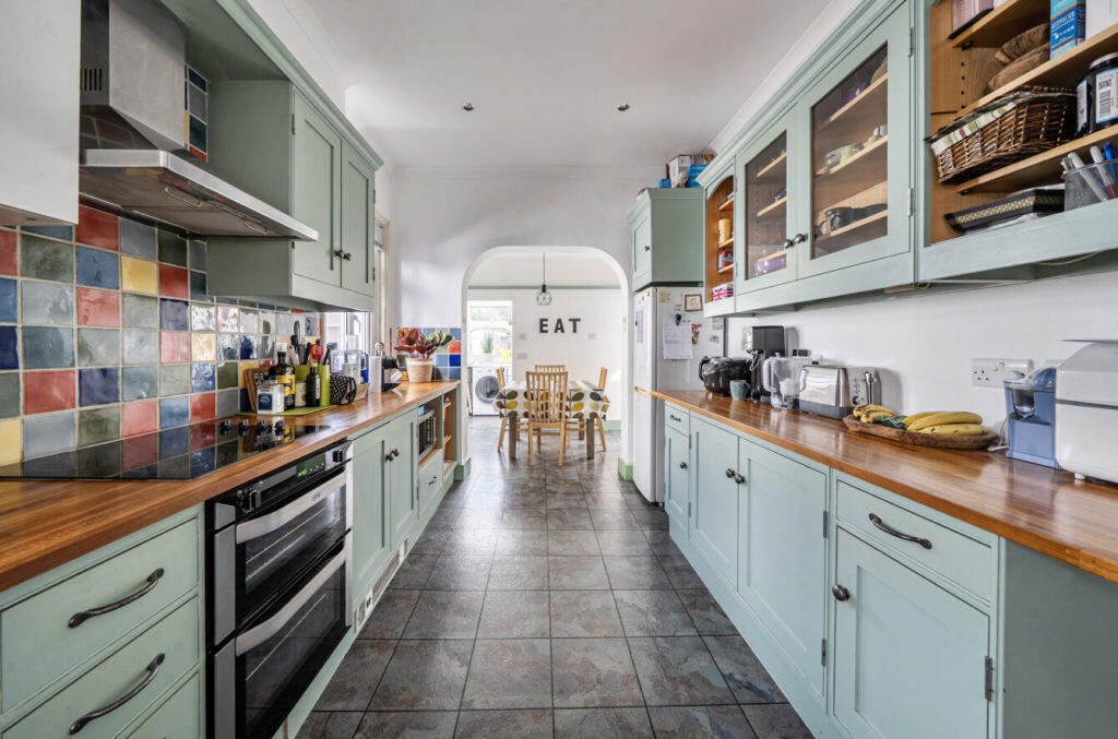 House in London - View 5