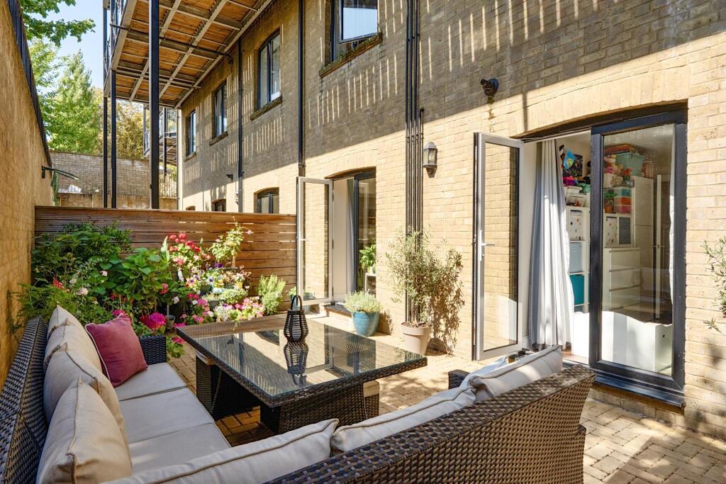 Apartment in London - View 3