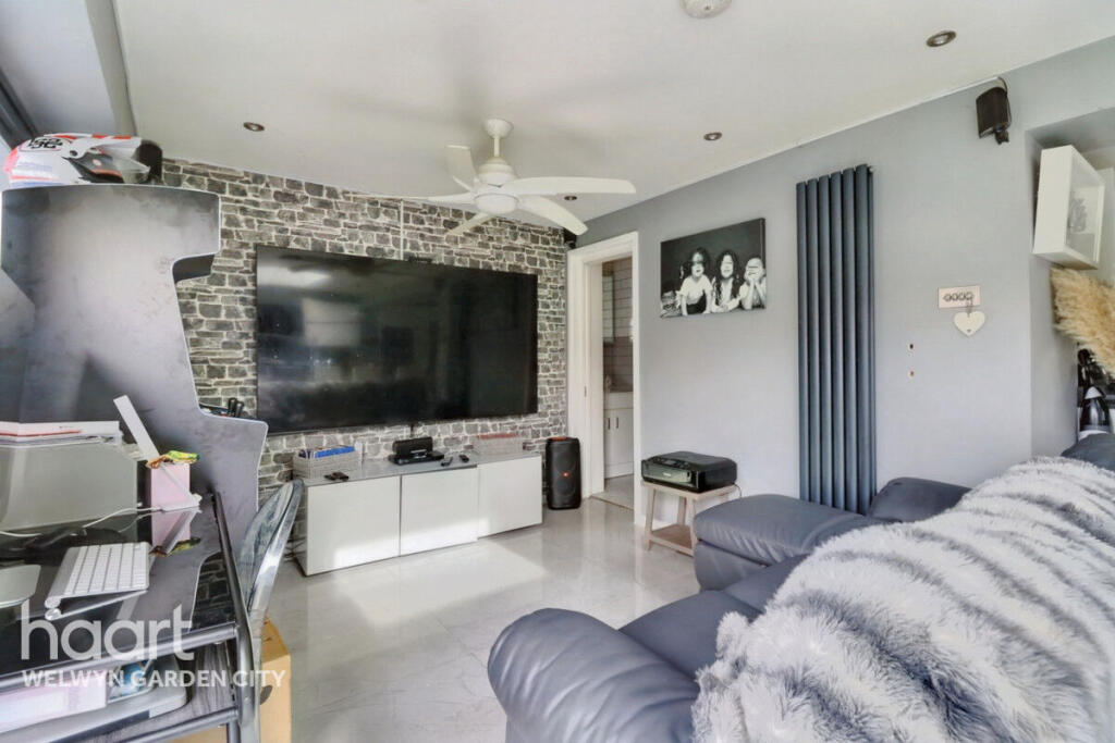 Additional image 10 of Ross Close, Hatfield