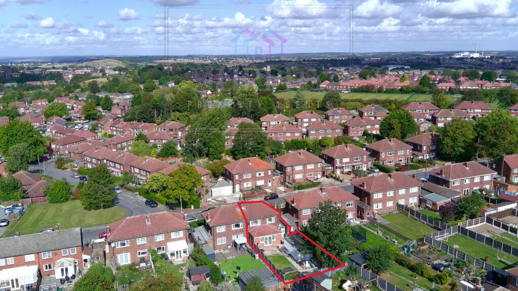 House in Wakefield, Chequerfield - View 2