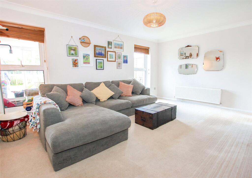 Meadowlands, Lymington, Hampshire, SO41 photo 5