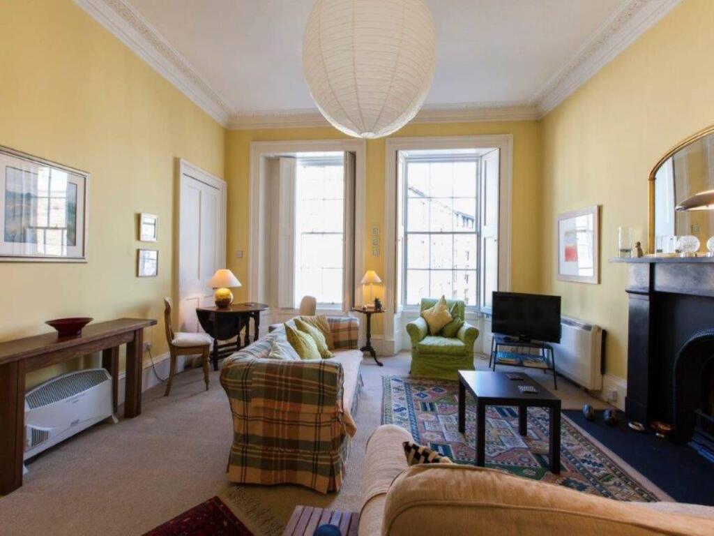 Apartment in Edinburgh - View 4