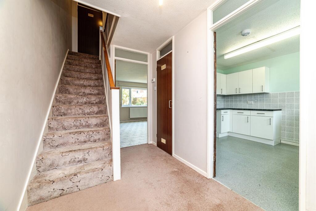 House in Basingstoke and Deane, Brighton Hill - View 2