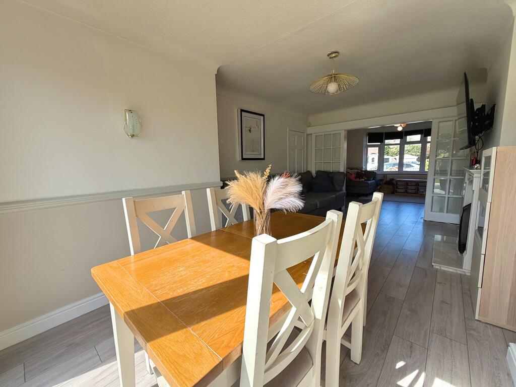 Okehampton Crescent, Sale, M33 - More