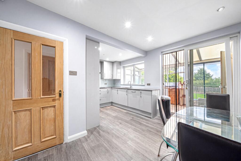 House in Harrogate, Fairfax - View 5