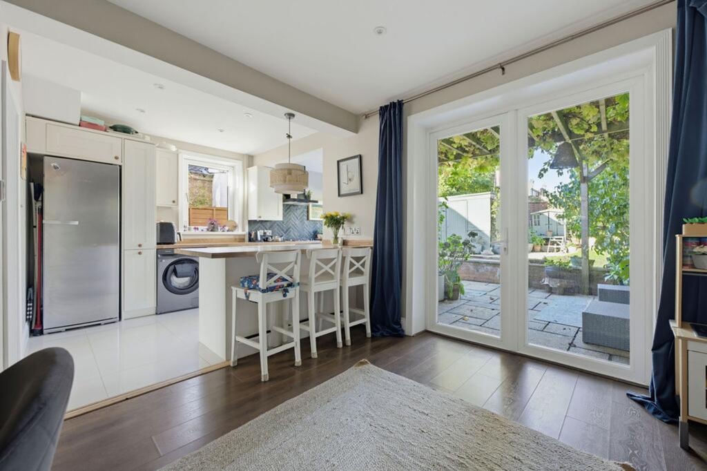House in Poole - View 4