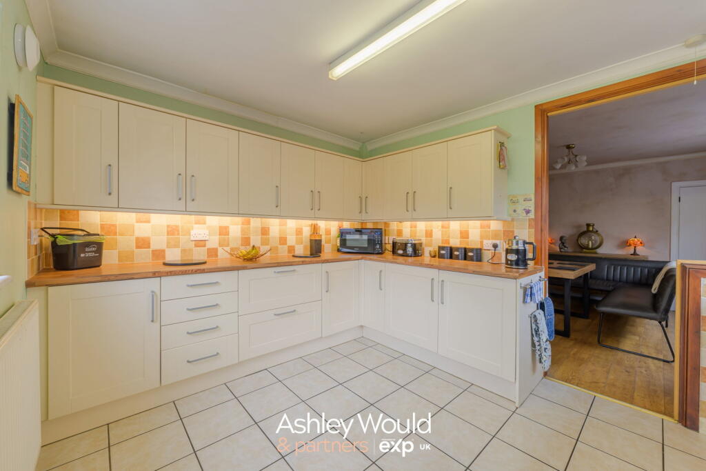 House in Dudley, West Midlands - View 4