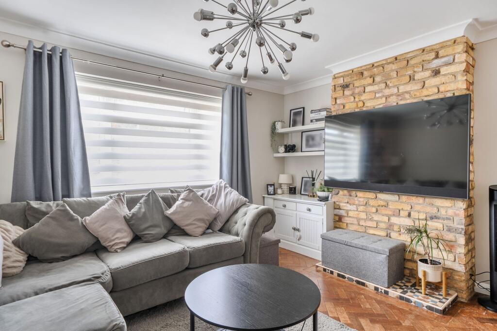 Apartment in Tandridge, Warlingham - More
