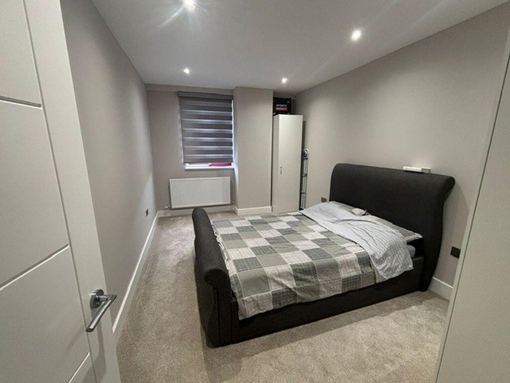 Apartment in Reading - View 4