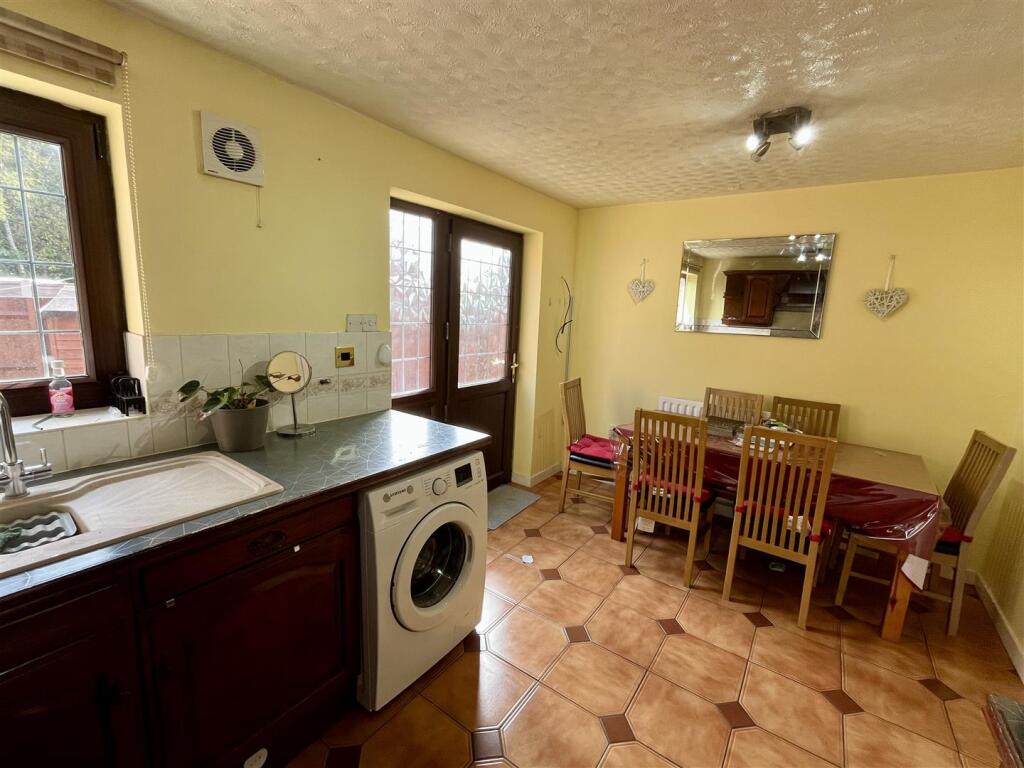 House in Wolverhampton, West Midlands - View 5
